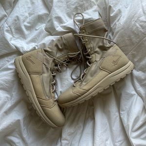 Danner lace up tan boots “tachyon”
